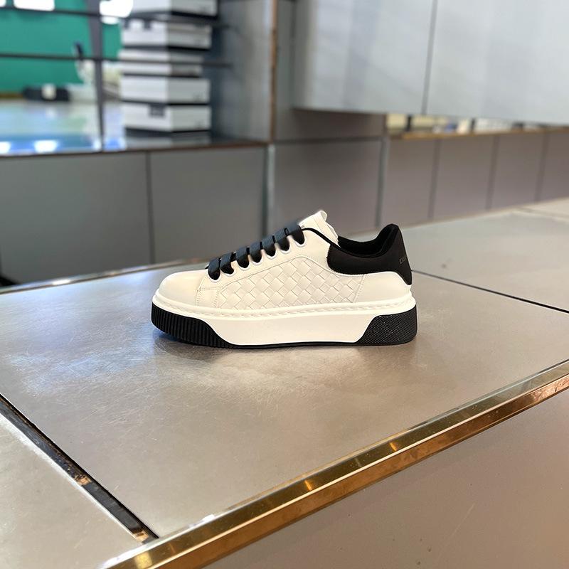 Spring and summer new thick-soled leather breathable board shoes comfortable sneakers bjd