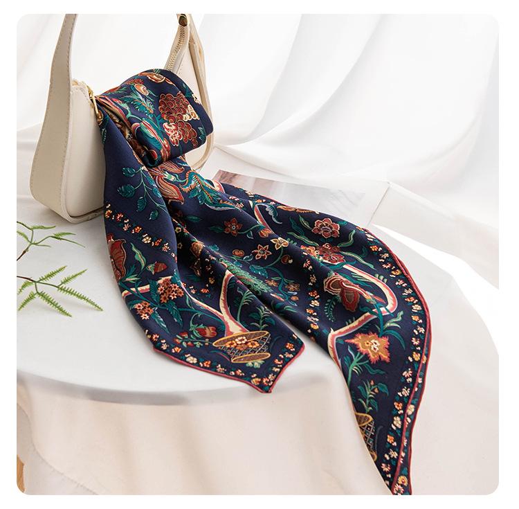 Elegant Women's Versatile Retro Mulberry Silk Scarf: High-End, Warm, and Decorative Shawl