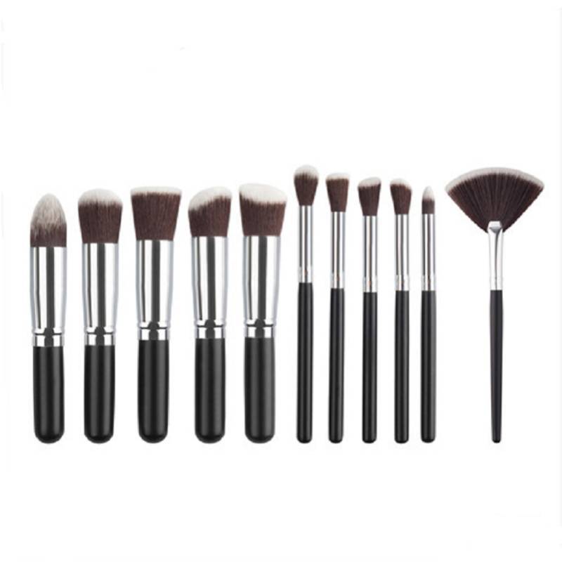 Makeup Brush Set With Handles For Face And Eye Makeup Artists