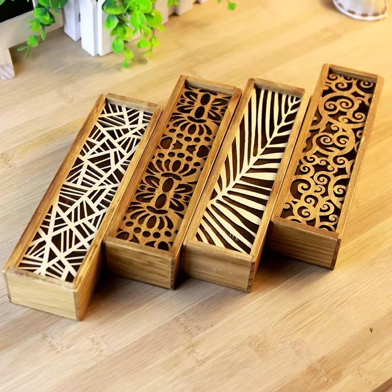 Scatola Portapenne in Legno Intagliato Retro Scatola Portaoggetti Portatile Carina per Studenti Cancelleria Multifunzionale Accessori da Scrivania Materiale Scolastico