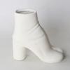Modische Weiße Stiefel Harzvase, Gabelige Hohe Absätze Blumenarrangement, Kreativer Damenschuh Blumentopf, Heimdekoration