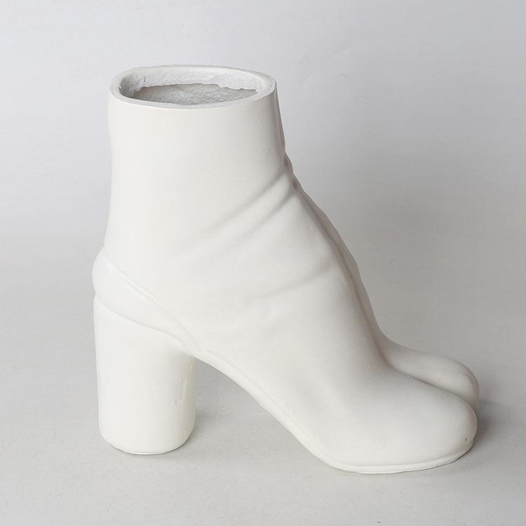 Modische Weiße Stiefel Harzvase, Gabelige Hohe Absätze Blumenarrangement, Kreativer Damenschuh Blumentopf, Heimdekoration