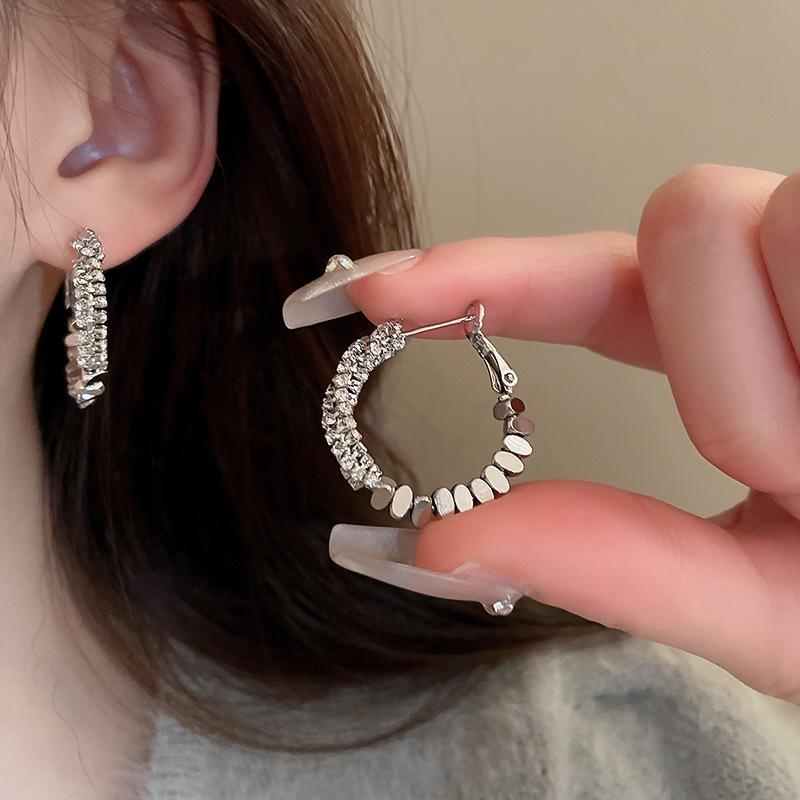 Kolczyki Koła Geometryczne z Diamentami Silver Needle - Luksusowy, Wysokiej Klasy Design z Nowoczesnym, Wyrafinowanym Stylem