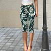 Women's Slim Fit Printed Cropped Pants with Pleated Detail Elastic Waistband and Mid-Calf Length Suitable for Casual Wear and Outdoor Activities