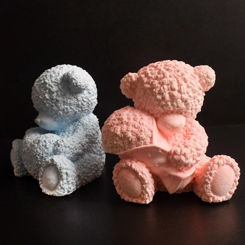 Bear Holding Flower Silicone Candle Molds 3D Animal Resin Soap Making Tools for Crafting Valentine's Day Or Wedding Gifts