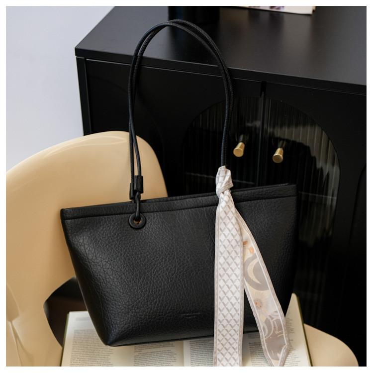 Ielgy Simple Fashion Large-Capacity Bag Fashion Commuter Shoulder Bag Casual Tote Bag