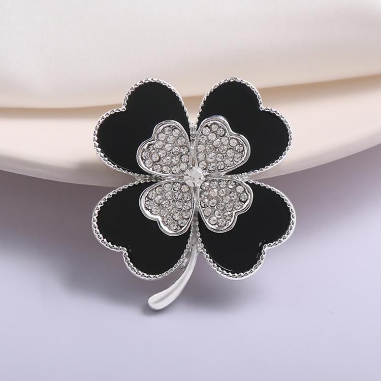 

Черная брошь в виде четырехлистного клевера, женственность высочайшего класса, модная брошь с бриллиантами, булавка, защищающая от света, одежда и аксессуары.