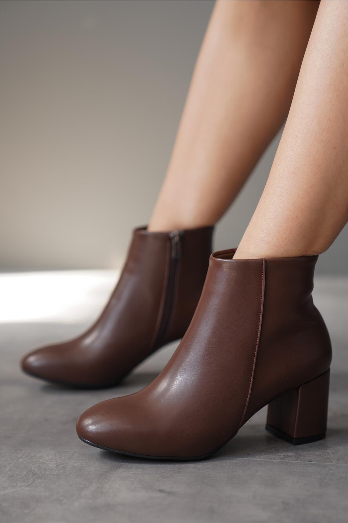 

Женские модные стильные ботинки на низком каблуке с застежкой-молнией специального дизайна 36