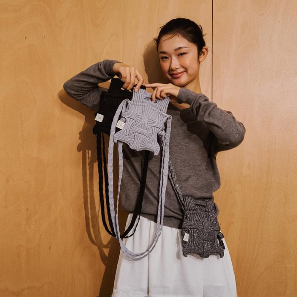 

Pleatsmama Mini Crossbow Bag Glitter Silver Single option