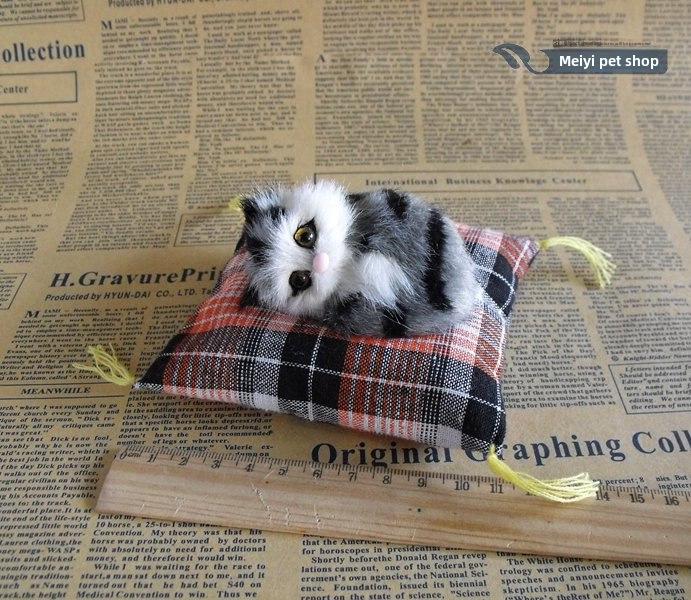 

Набор для симуляции кошки: Четыре набора с пятью фигурками кошек и аксессуарами - Тема черной кошки