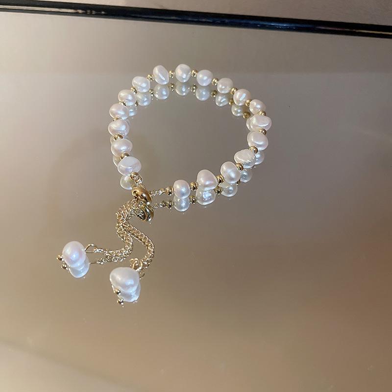 Retro Zircon Cat Pearl Bracelet: Elegant, Fashionable, and Versatile Jewelry for Women.