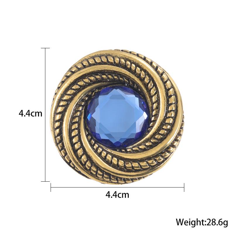 Baroque Gold Pearl Brooch: Vintage European & American Court Style Accessory