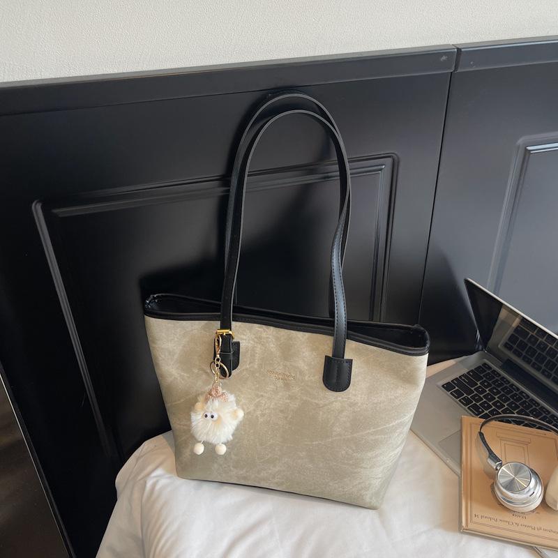 High Appearance Level Fashionable and Stylish Single-shoulder Commuter Student Class Large-capacity Tote Bag