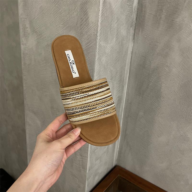 

Богемні плетені шльопанці на плоскій підошві з одним словом для жіночого літнього взуття 2025 новий дизайн нішеві відпускні круті шльопанці 40 хакі