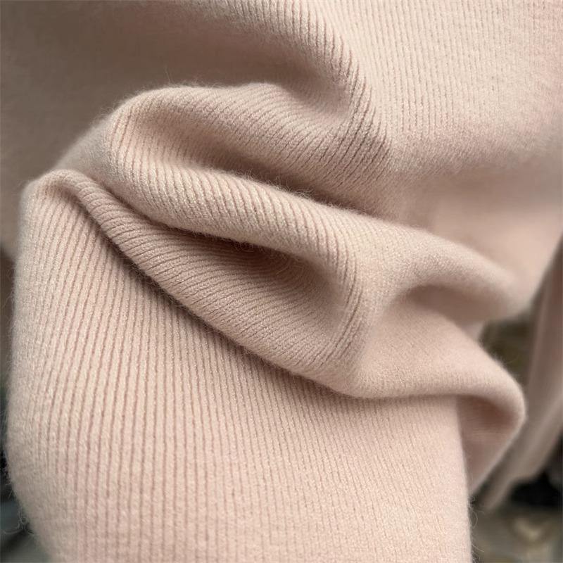 Šik červený angorový pletený svetr: Dámský top slim fit s polovyvýšeným krkem na podzim/zimu