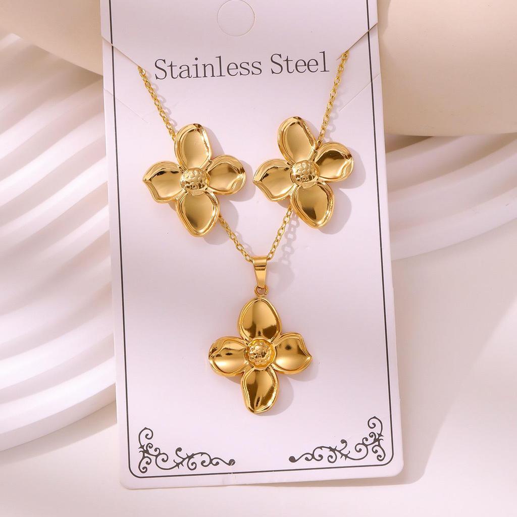 Polished Stainless Steel Vacuum Electroplated Elegant Fashion Earrings & Necklace Set