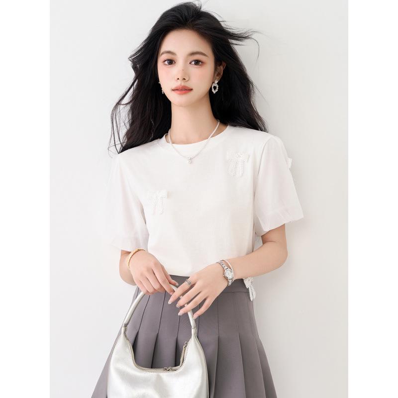 

2026 Sweet Style Women s Short-Sleeved T-Shirt with 3D Bow Design Medium білий