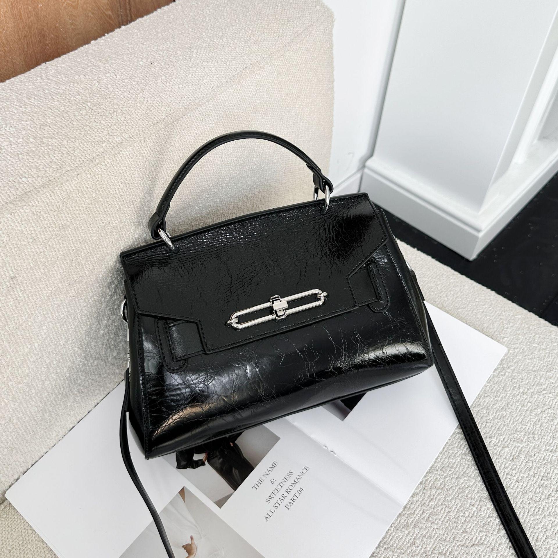 

Женская сумка-мессенджер на одно плечо из коровьей кожи, Женская модная и щедрая маленькая квадратная сумка, Портативная сумка из мягкой кожи на молнии, Яркая кожа чёрный