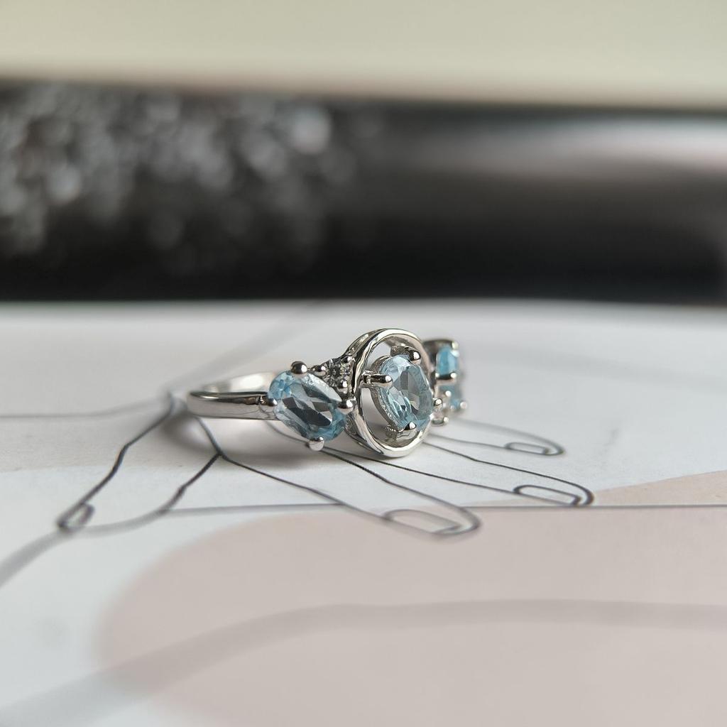 Серебряное кольцо с натуральным топазом 1.707ct, вес изделия 3 гр (2194521)