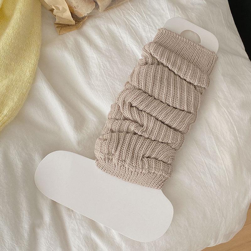 Women's Gray Velvet Leggings with Vertical Stripes – Slimming, Micro-Pressure, Stirrup Style for Autumn/Winter.