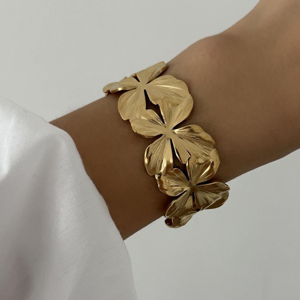 Vintage Stainless Steel Flower Heart Bracelet For Women Gold Color Irregular Geometric Cuff Bangles Bracelets Aesthetic Jewelry