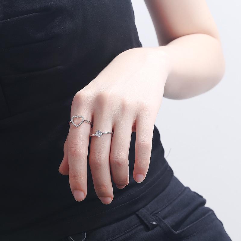 Zhenxin Heart Ring: Fashionable European & American Style with Dual-Wear Options, Featuring a Shimmering Zircon Stone and Simple, Elegant Design.