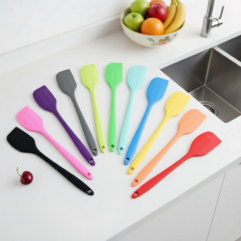 Heat Resistant Silicone Spoon Kitchen Spatula Frying Pan Shovel Mixing Scraper Bakeware Utensil Handle Scraper Cookware Tool