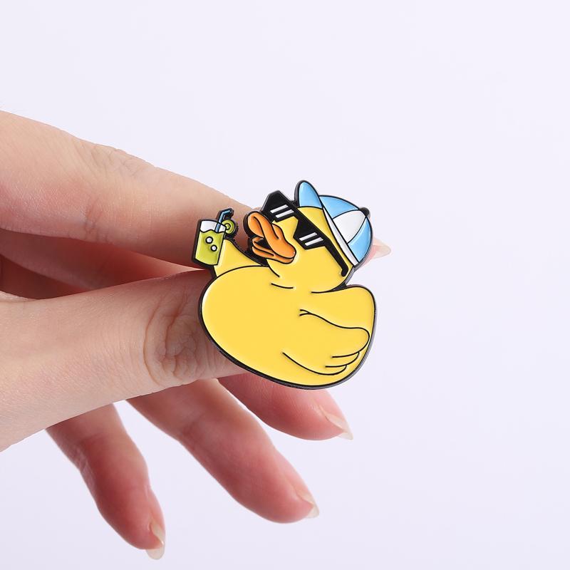 Canetons Mignons Vacances Broches Émail Canard Ambiance Été Océan Plage Broches Badges de Reverre Animal Dessin Animé Bijoux Cadeau pour Amis