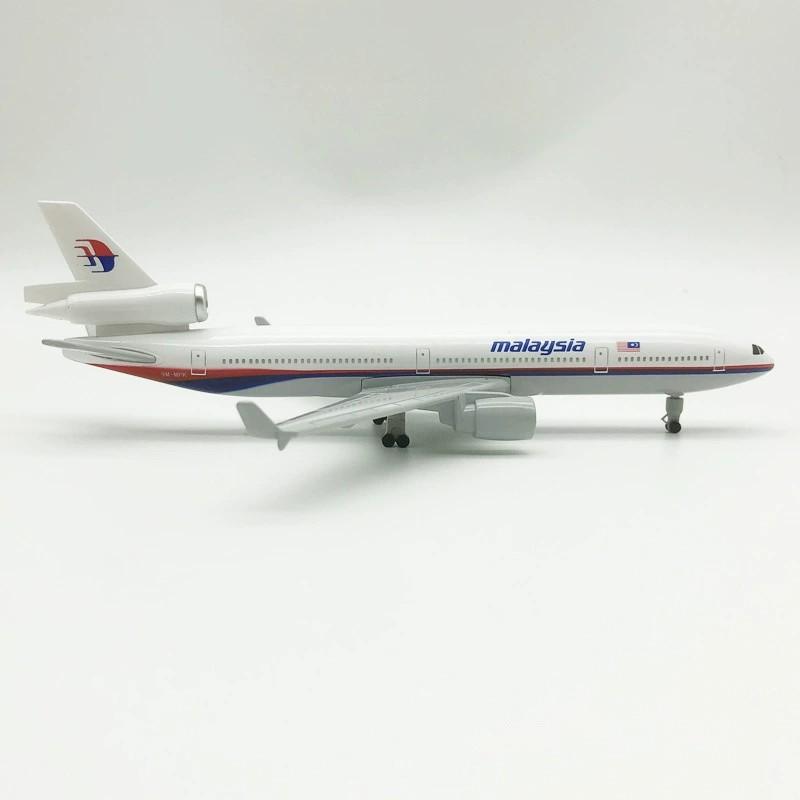 1/400 Scale Malaysia Airways MD-11 20cm Diecast Alloy Airplane With Aircraft Landing Gear Model Collection Gift Display Plane
