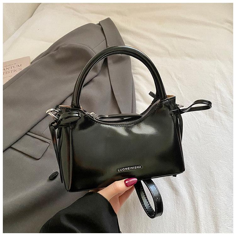 Korean Style Bow Handbags Solid Color Letter Large Capacity Women's Shoulder Bags Simple Commuting PU Crossbody Bags