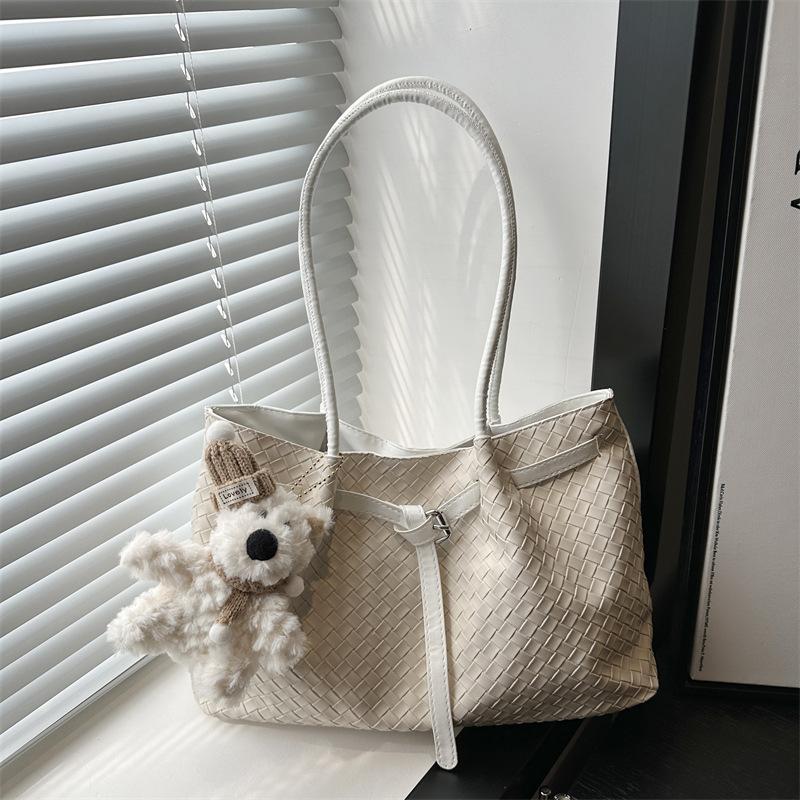 

Fashion large-capacity portable commuter bag women s summer new tote bag high-end shoulder armpit bag Without pendant