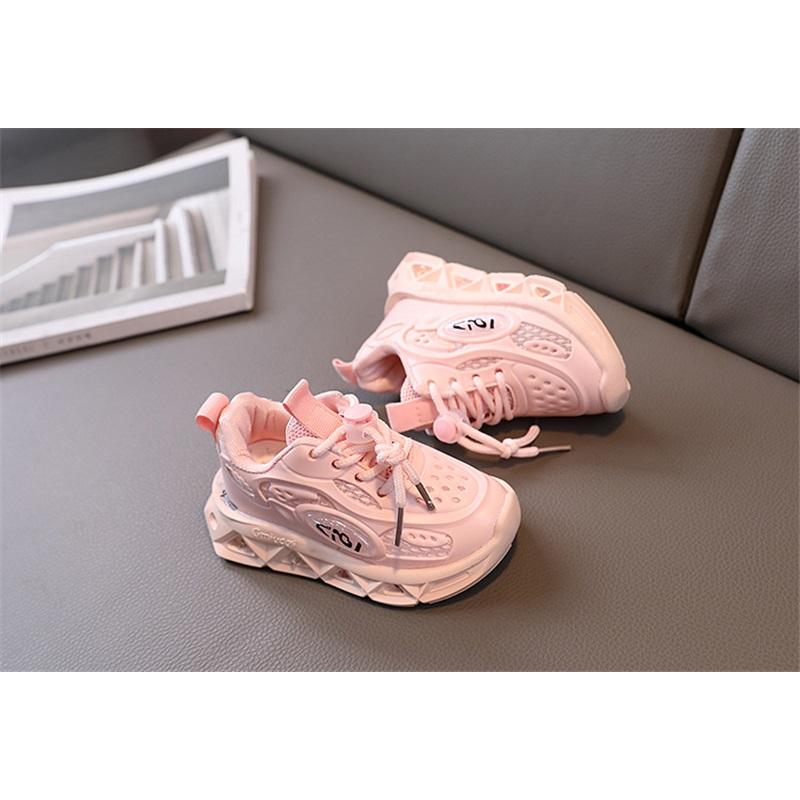 Kids' LED Light Up Sneakers Boys & Girls Breathable Mesh LED Flashing Chunky Shoes Lightweight Non-Slip Casual Trainers
