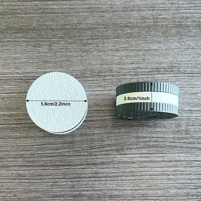 Vanilla Spice Grinder, 2.2-Inch Powerful Manual Grinding,Fun Cookie Shape Design,Protection Plastic Portable Crusher Accessories