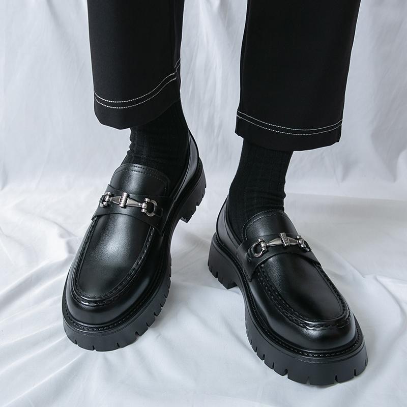 British Style Metal Buckle Design Loafers Handmade Casual Leather Footwear Male Business Outdoor Soft Middle Heeled Leather Shoe