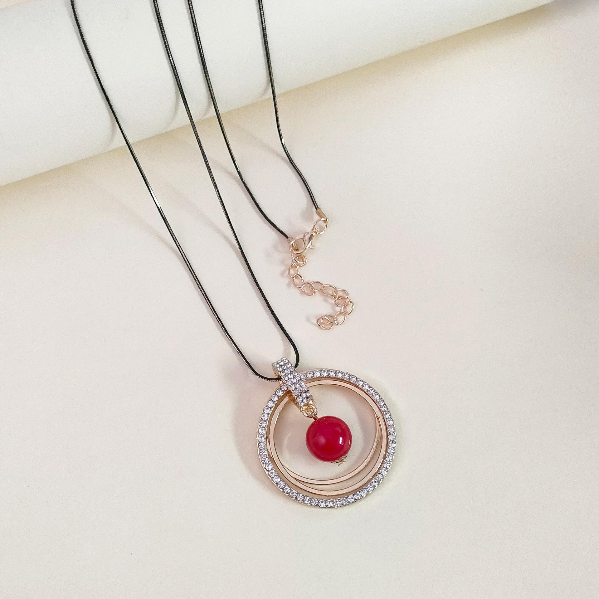 Trendy Women s Long Tassel Pendant Necklace for Autumn/Winter