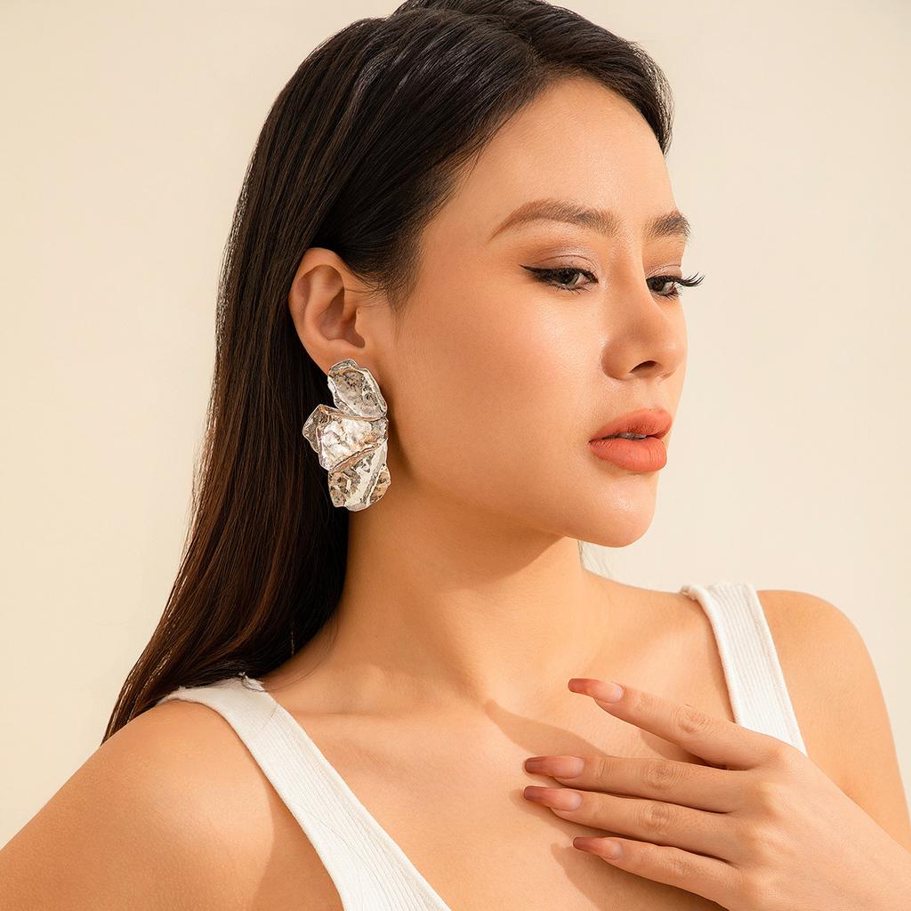 Fashion pleated metal smooth folding stud earrings women's retro versatile geometric earrings earrings