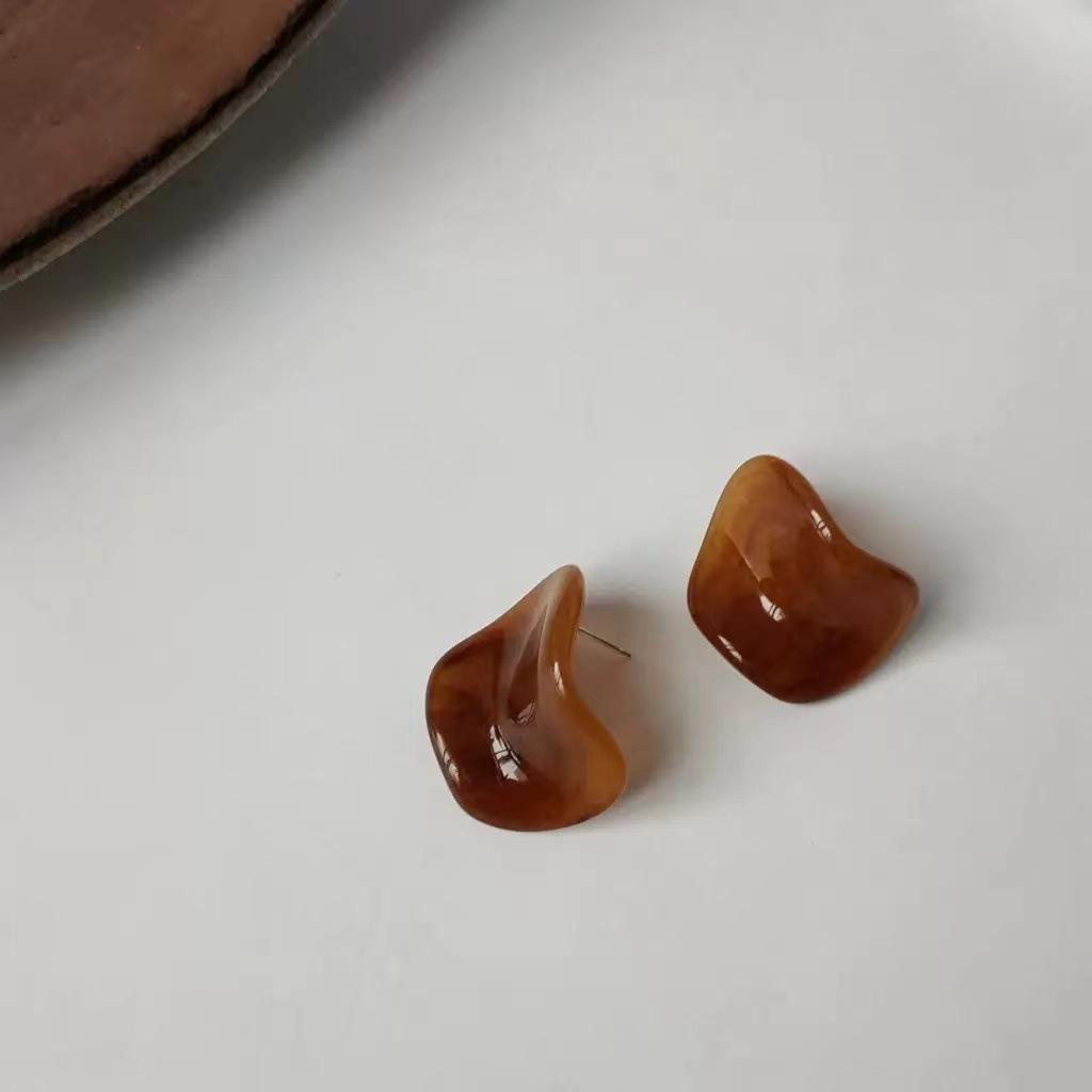 Amber-Colored French-Inspired Minimalist Retro Stud Earrings