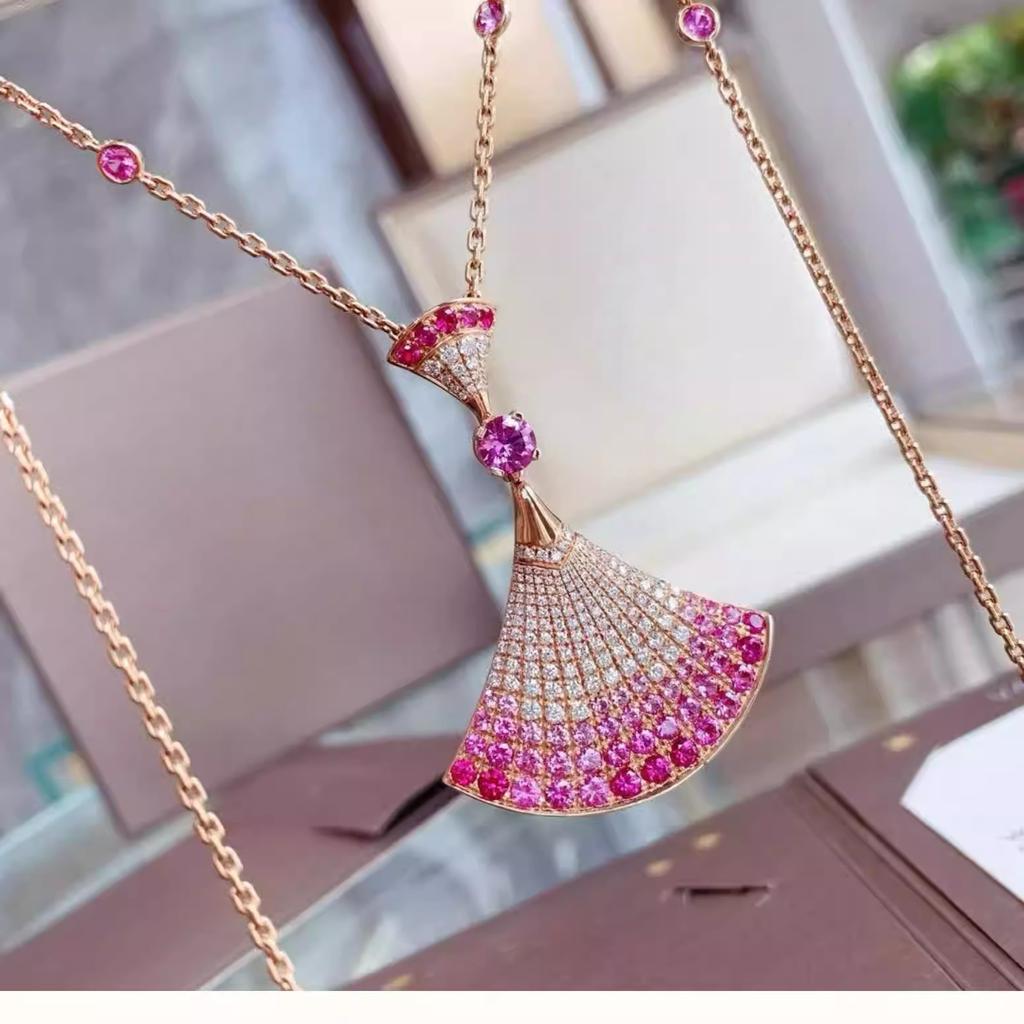 Fächerförmige Halskette, Schlüsselbein-Kette, Damen-Leichtluxus-Doppelrock, große weiße Schachbrettblume, exquisites und schlichtes Temperament,