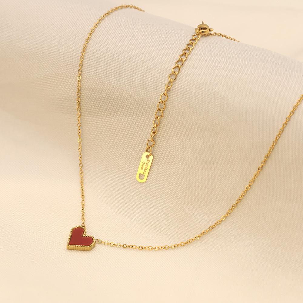Wind French Retro Red Acrylic Love Collarbone Chain Women'S 18K Gold Titanium Steel Necklace
