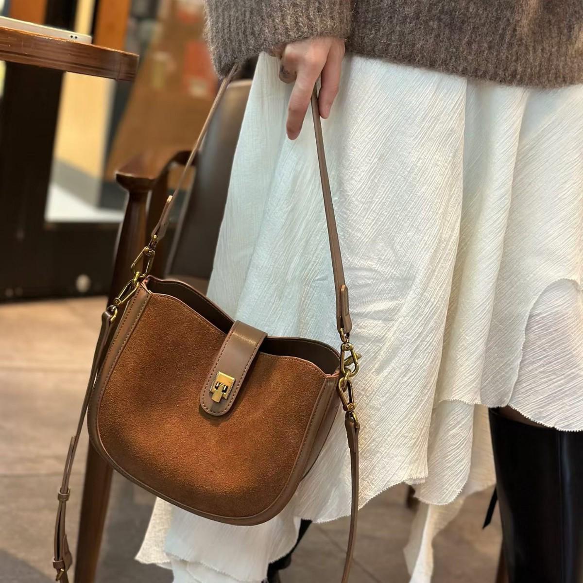 Genuine Leather Women s Retro Frosted Crossbody Saddle Bag 24*9*19cm