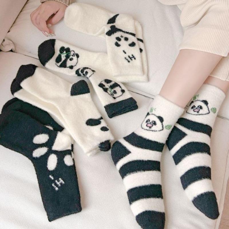 Black and White Panda Cartoon Socks, Women's Mid-calf Socks, Autumn and Winter Thickened with Fleece, Warm and Cold-resistant, Cute Snow Floor Socks