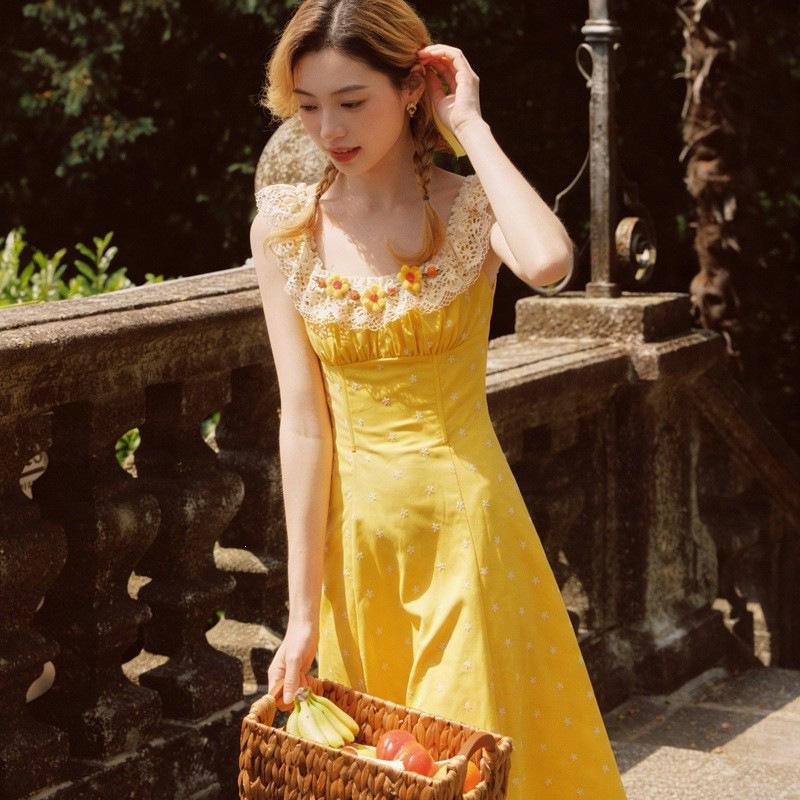 French Lace Patchwork Yellow Floral Dress for Women, New Summer Seaside Vacation Elegant Waist-cinching Long Dress
