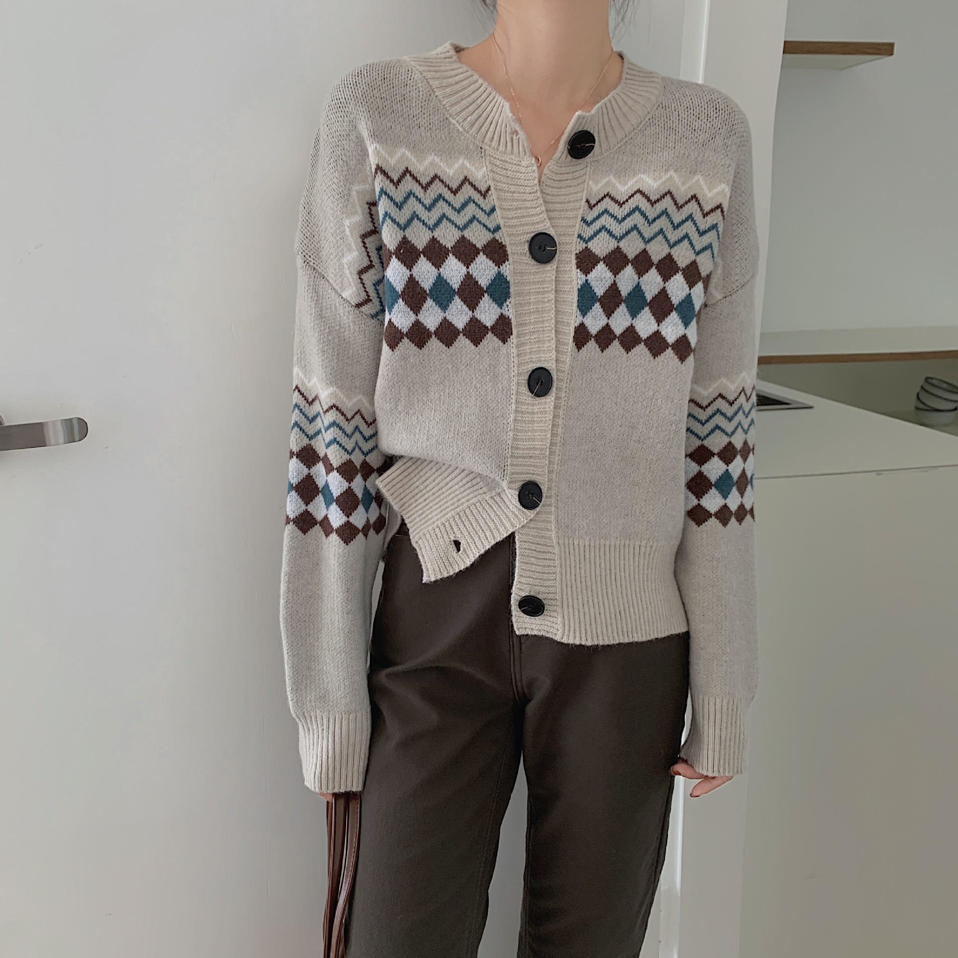 

Autumn and winter new round neck contrasting sweater casual fashion retro jacquard sweater cardigan jacket versatile 49-14 (average size) абрикосовий