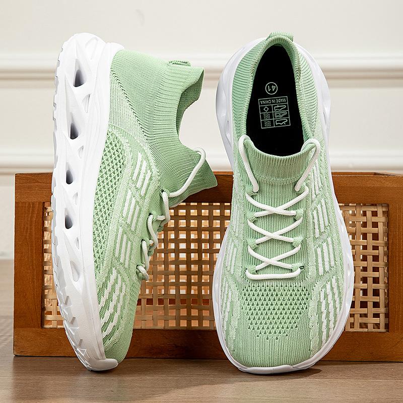 

Wide head shoes soft sole big head sports shoes flying weaving light and breathable same style couple men and women casual versatile running 47