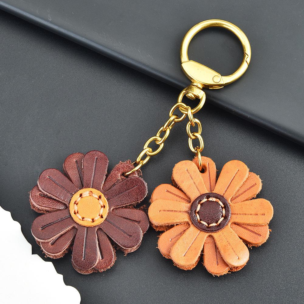 Creative Spot Small Daisy Keychain Cute Bag Pendant Sunflower Leather Car Key Decorative Keychain