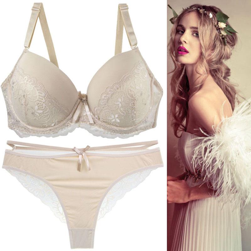 Push-up Bra Set with Breathable Nude-feeling Lace and Seamless Bra for Large Breasts