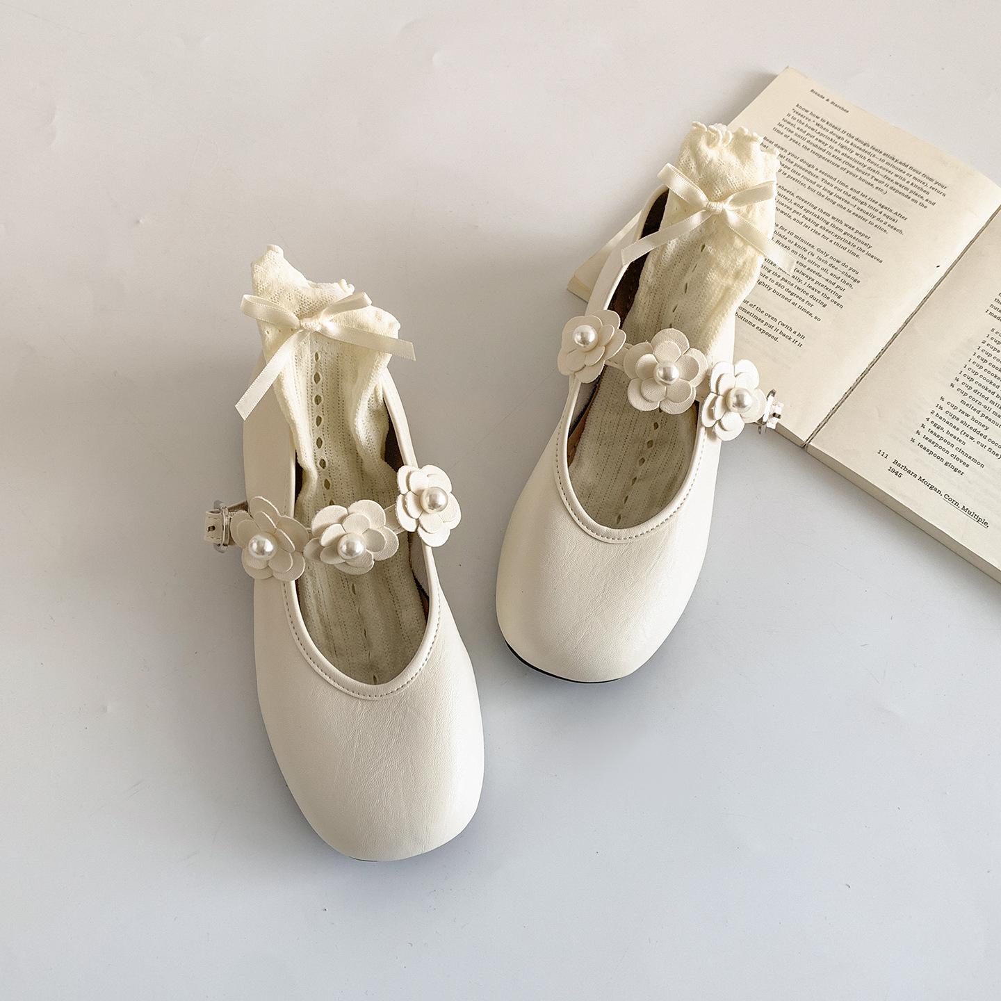 

South in the south retro black flat bottom shallow mouth single shoes women s summer 2025 new high-end versatile Mary Jane women s shoes 42 бежевый