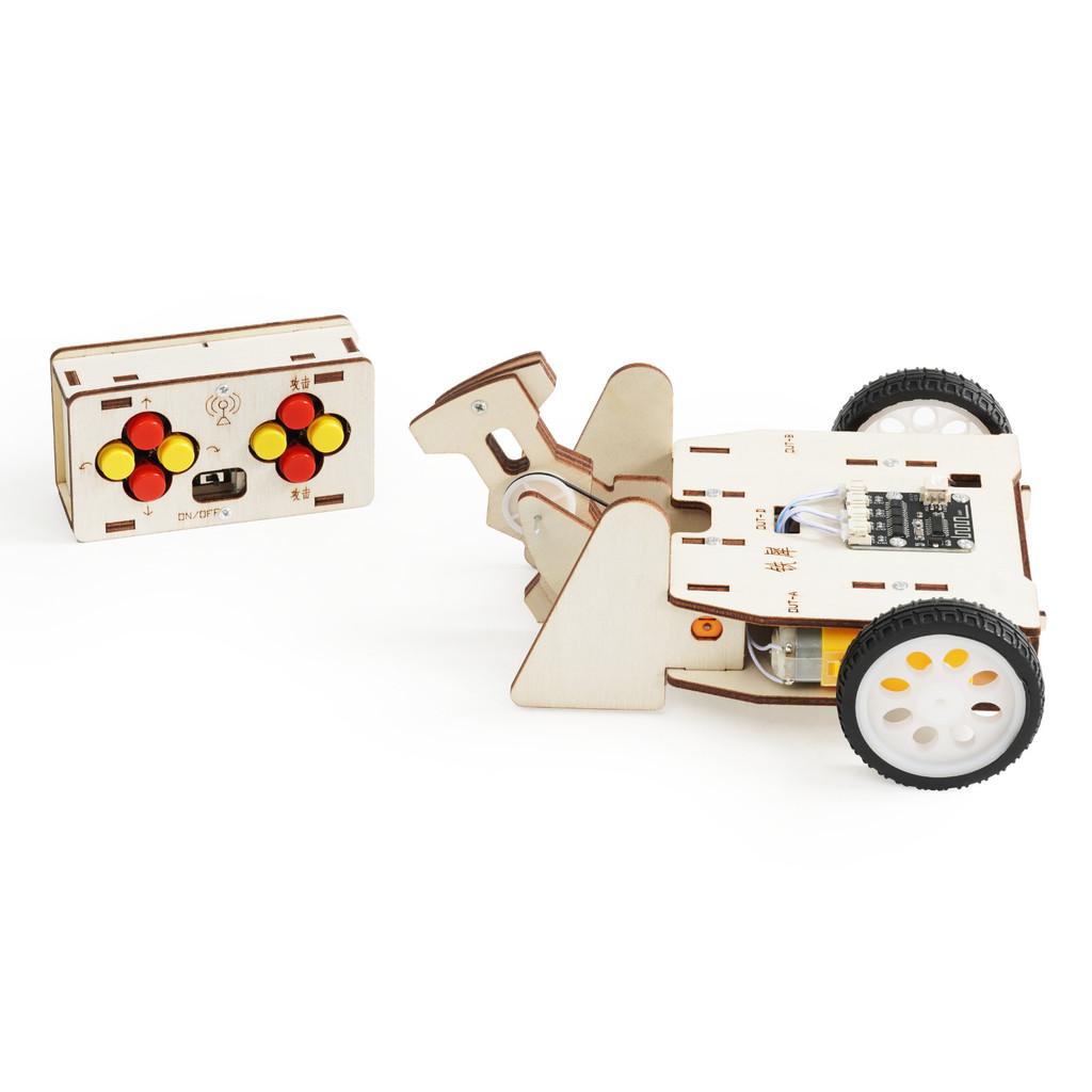 Remote Wooden Assembled Controlled Combat Vehicle With Rotating Sawtooth Set Toy