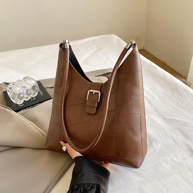 Stylish Fashionable Lightweight Luxury Shoulder Bag For Casual Commuting And Trendy Outings In Black White Khaki Almond And Brown