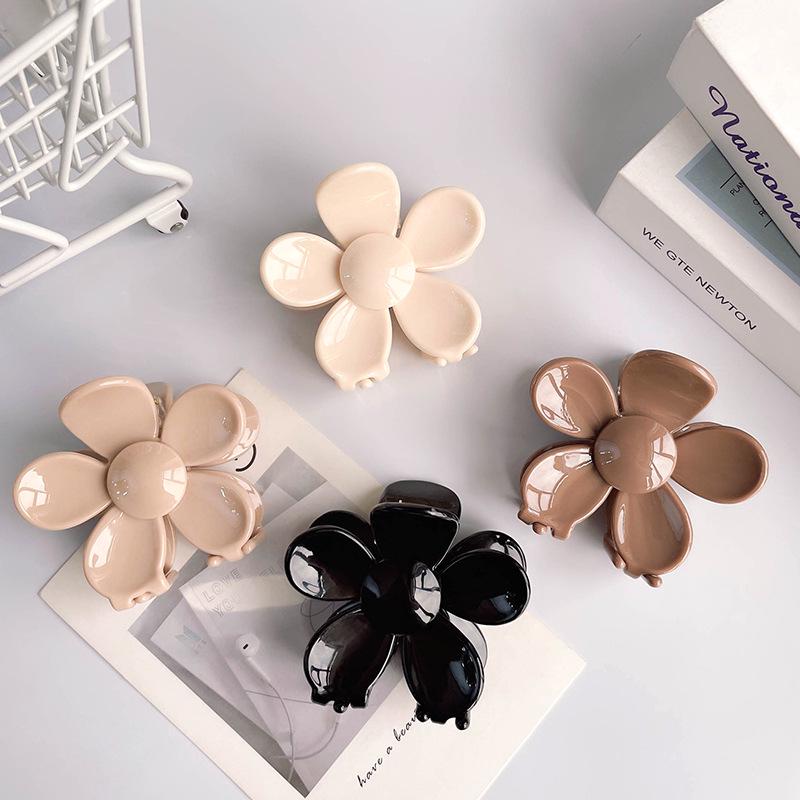 

Elegant Camellia Acrylic Claw Clip for Half Updo Hairstyles
